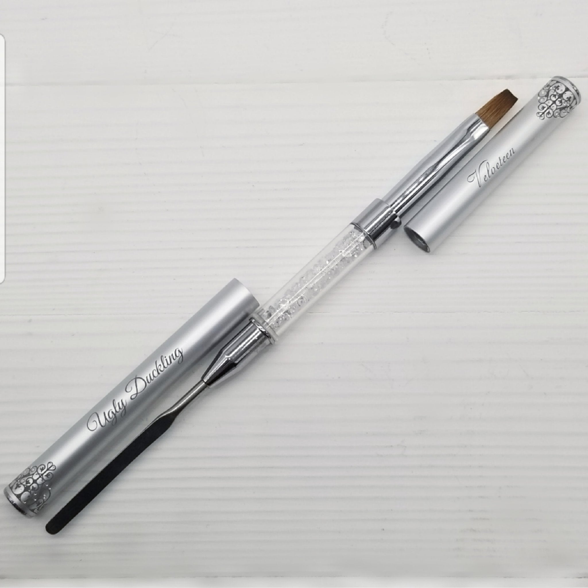 UGLY DUCKLING PREMIUM VELVETEEN BRUSH